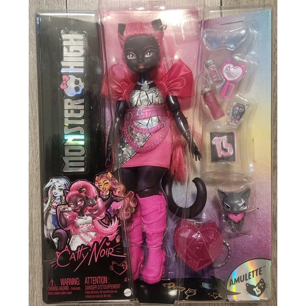 2024 Monster High G3 Catty Noir Fashion Doll w/ Pet Amulette